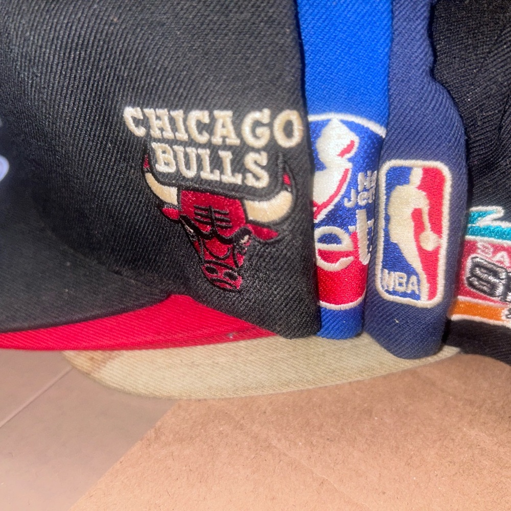 Mitchell & Ness Chicago Bulls Black and Red Cap